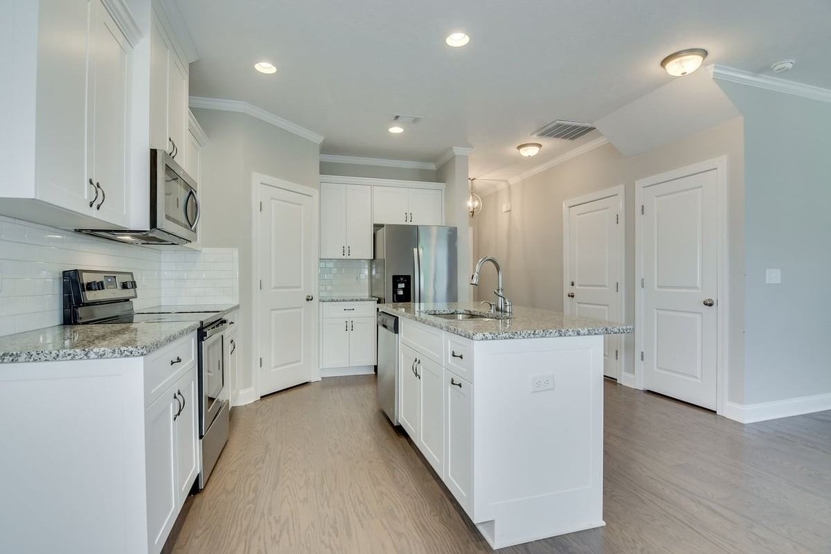 689 Aberdeen Cir - Photo 3 of 32