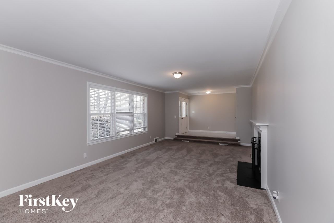 1122 Ann St - Photo 2 of 15
