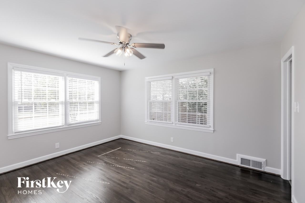 1122 Ann St - Photo 7 of 15