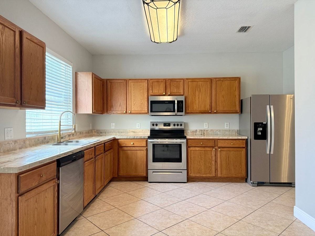 4275 Canby Dr - Photo 3 of 30