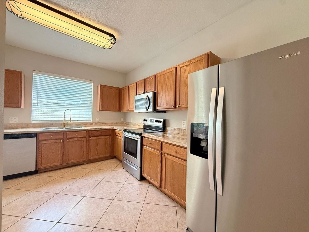 4275 Canby Dr - Photo 4 of 30