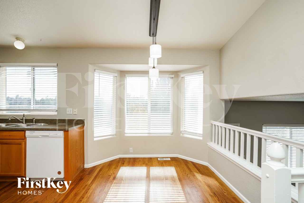 8334 Silver Glen Dr - Photo 5 of 16