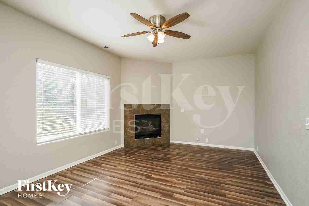 8334 Silver Glen Dr - Photo 7 of 16
