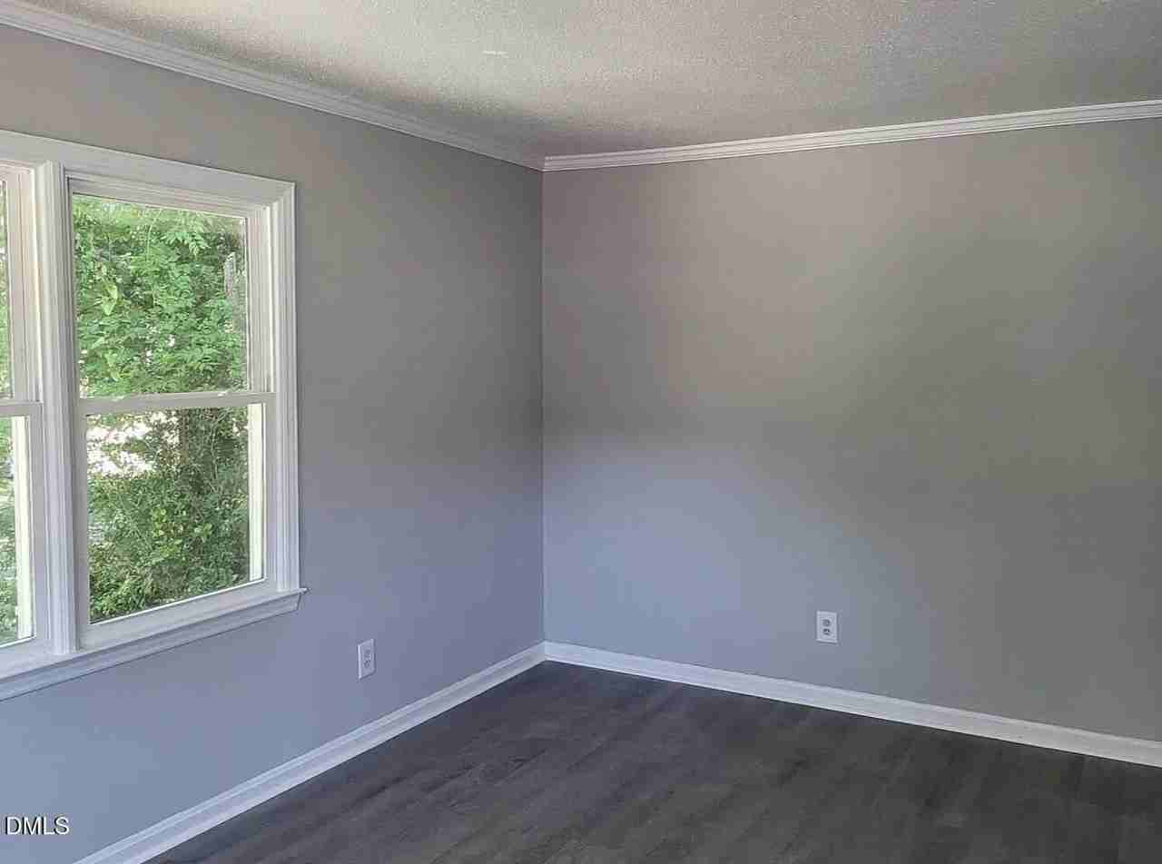 916 Long Ave - Photo 6 of 8