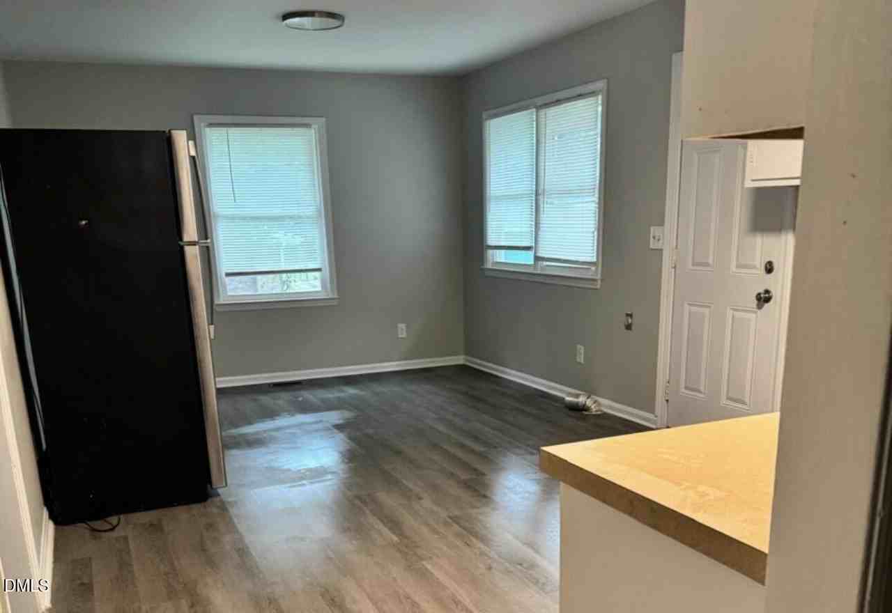 916 Long Ave - Photo 7 of 8