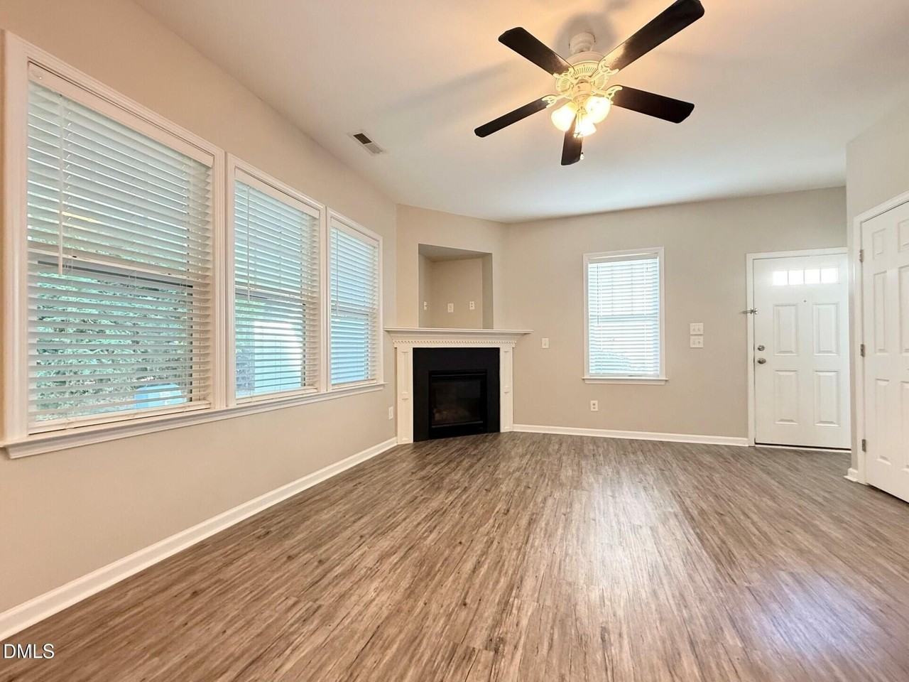 163 Deacon Ridge St - Photo 2 of 31