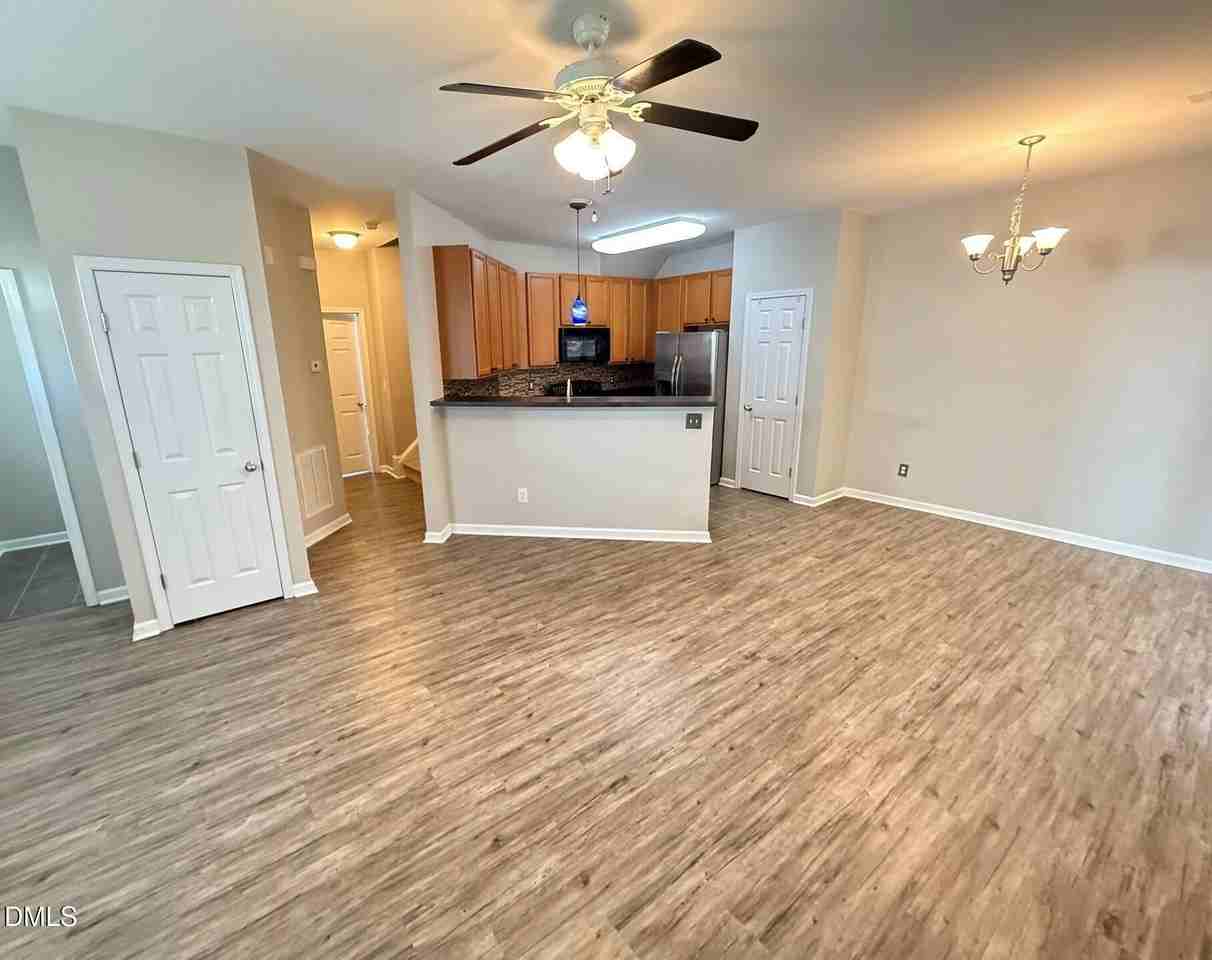 163 Deacon Ridge St - Photo 4 of 31