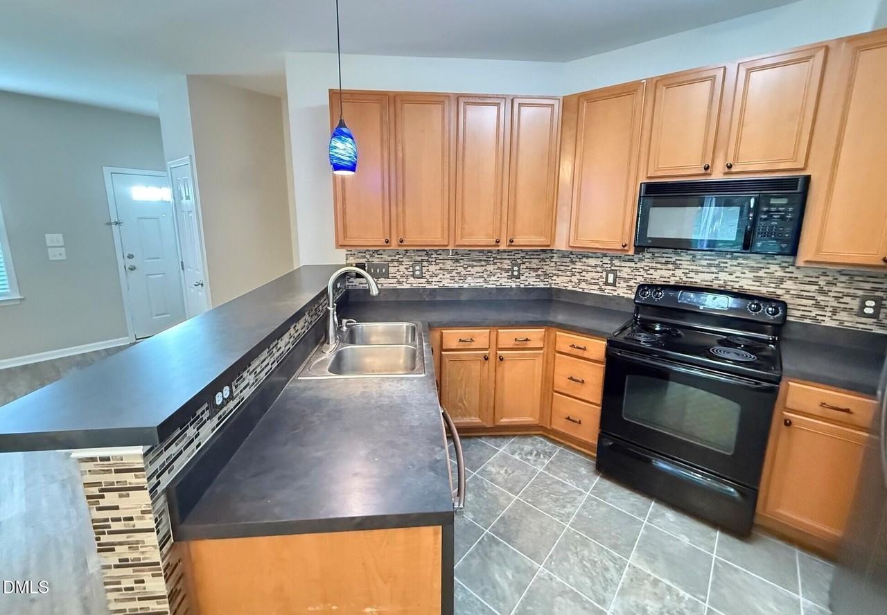 163 Deacon Ridge St - Photo 5 of 31