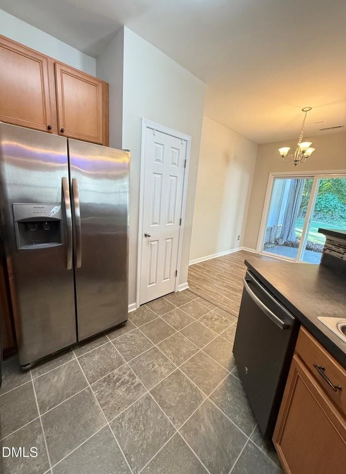 163 Deacon Ridge St - Photo 7 of 31