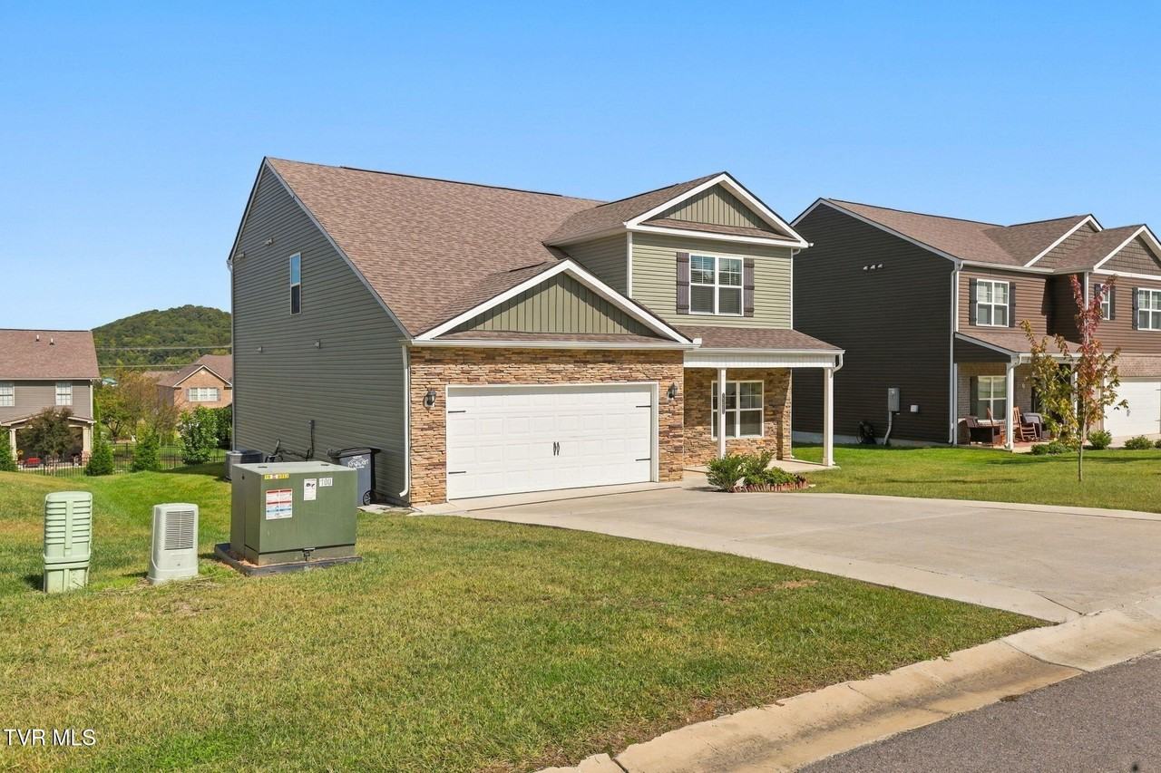 2327 Evarts Hill Dr - Photo 2 of 47