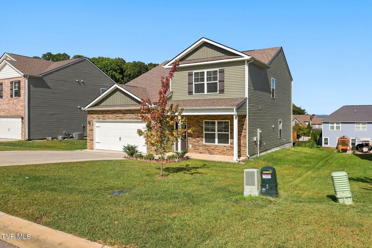 2327 Evarts Hill Dr - Photo 3 of 47