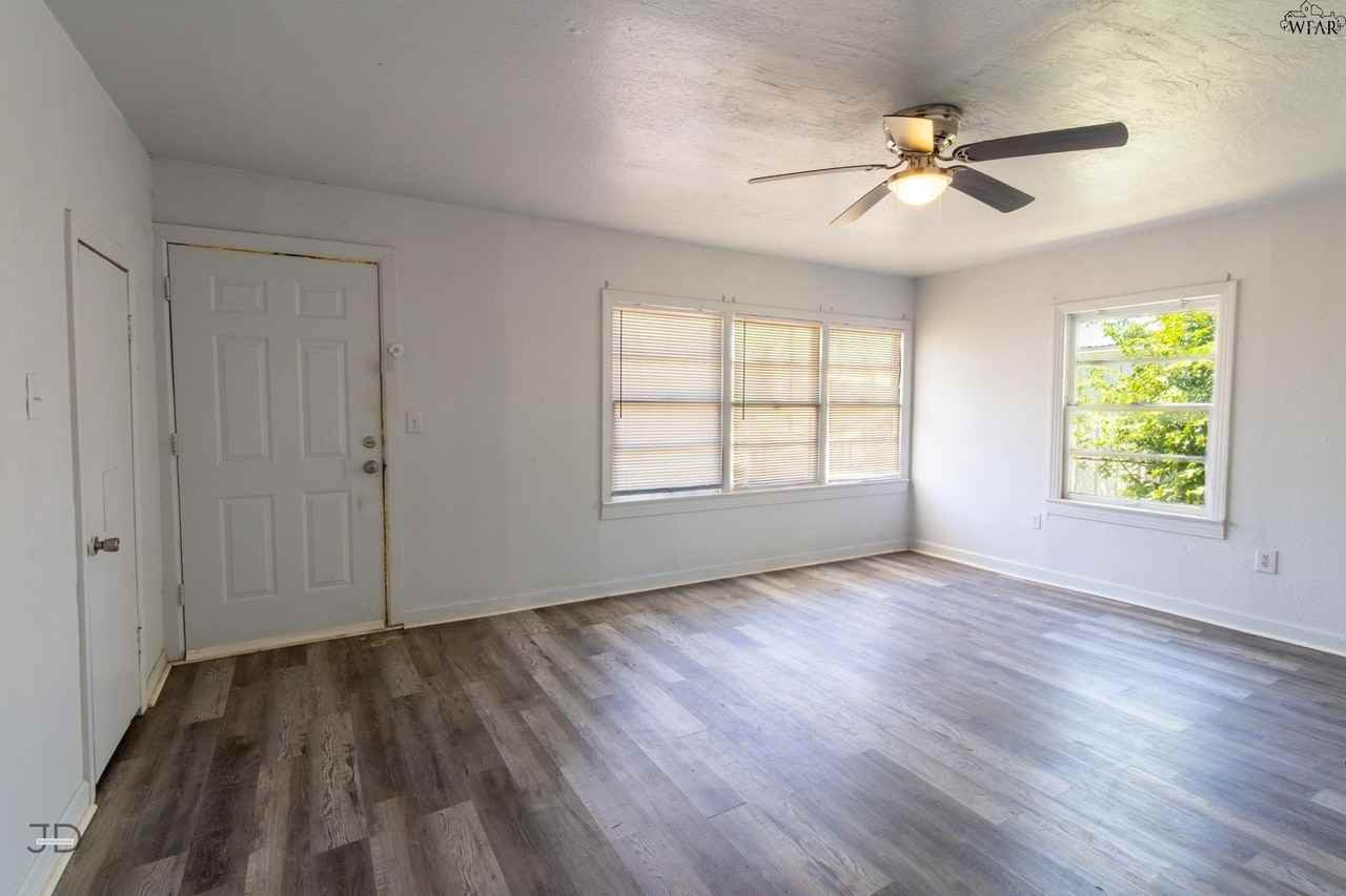 2911 Armory Rd - Photo 3 of 15