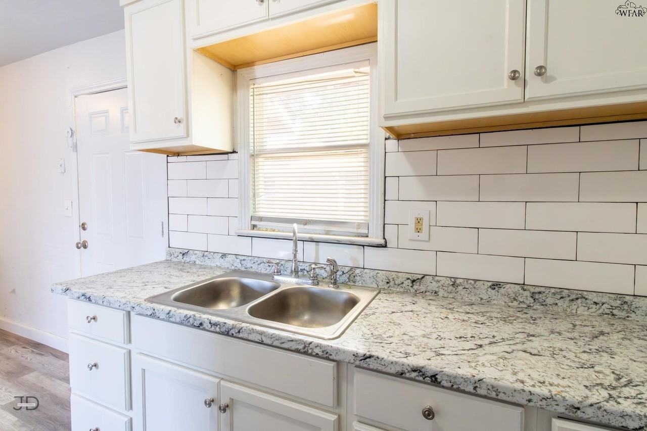 2911 Armory Rd - Photo 6 of 15