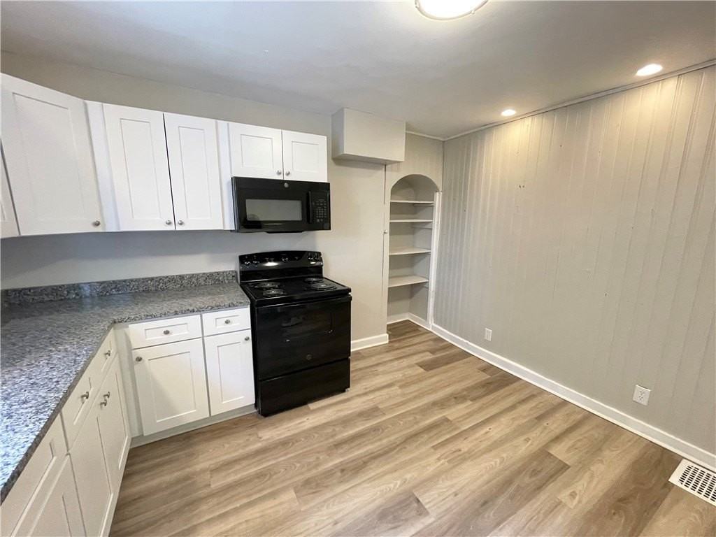 223 E Falls St #1B - Photo 6 of 14
