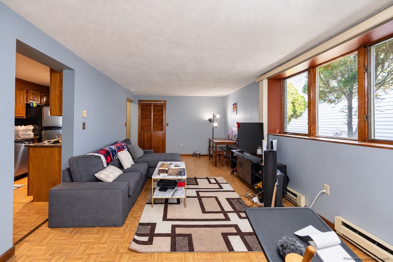 48 Villa Ave - Photo 3 of 22