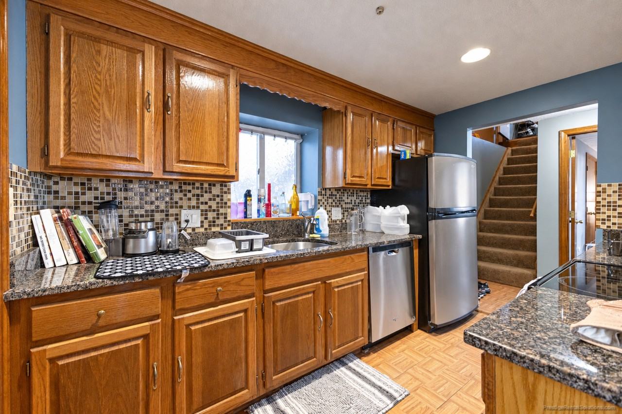 48 Villa Ave - Photo 4 of 22