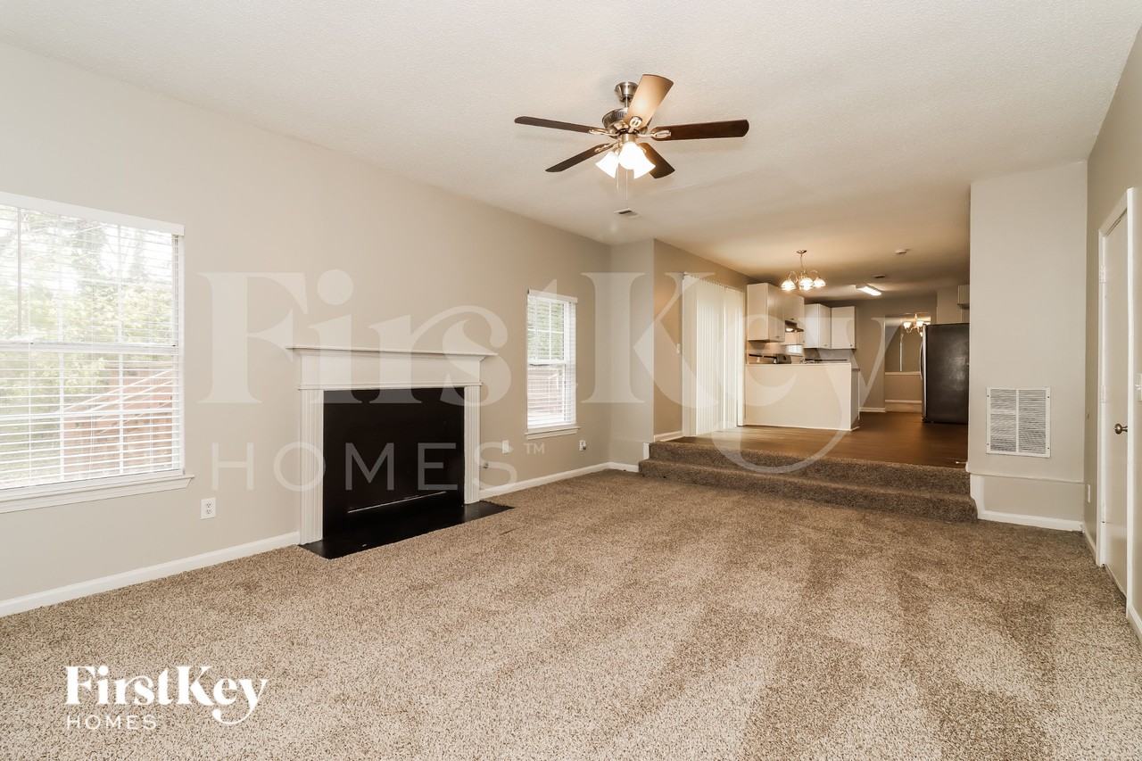 2432 Wild Springs Ct - Photo 4 of 18