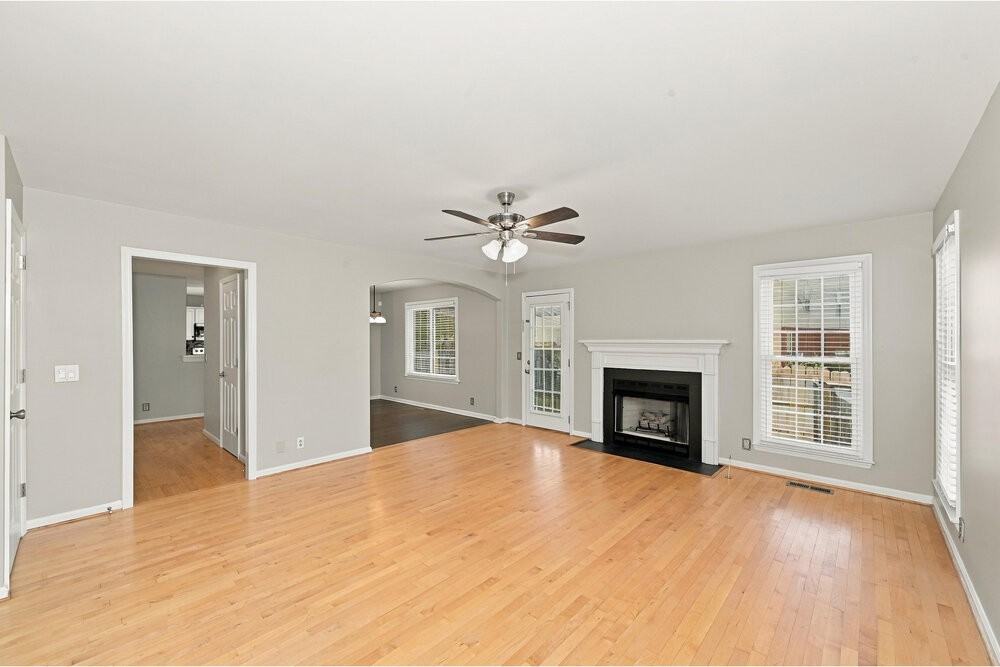 6537 Arvington Way - Photo 4 of 17