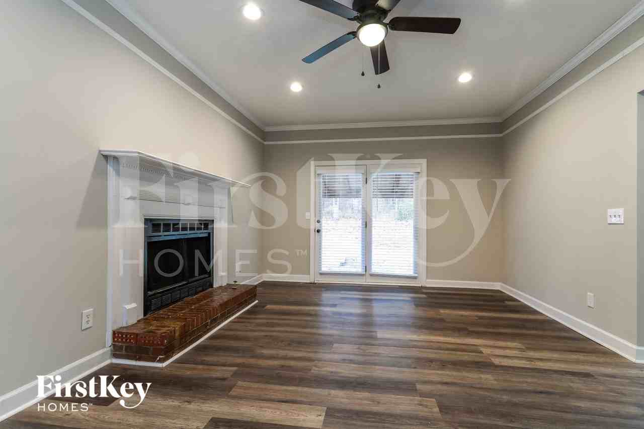 1210 Summit Point Ln - Photo 3 of 15