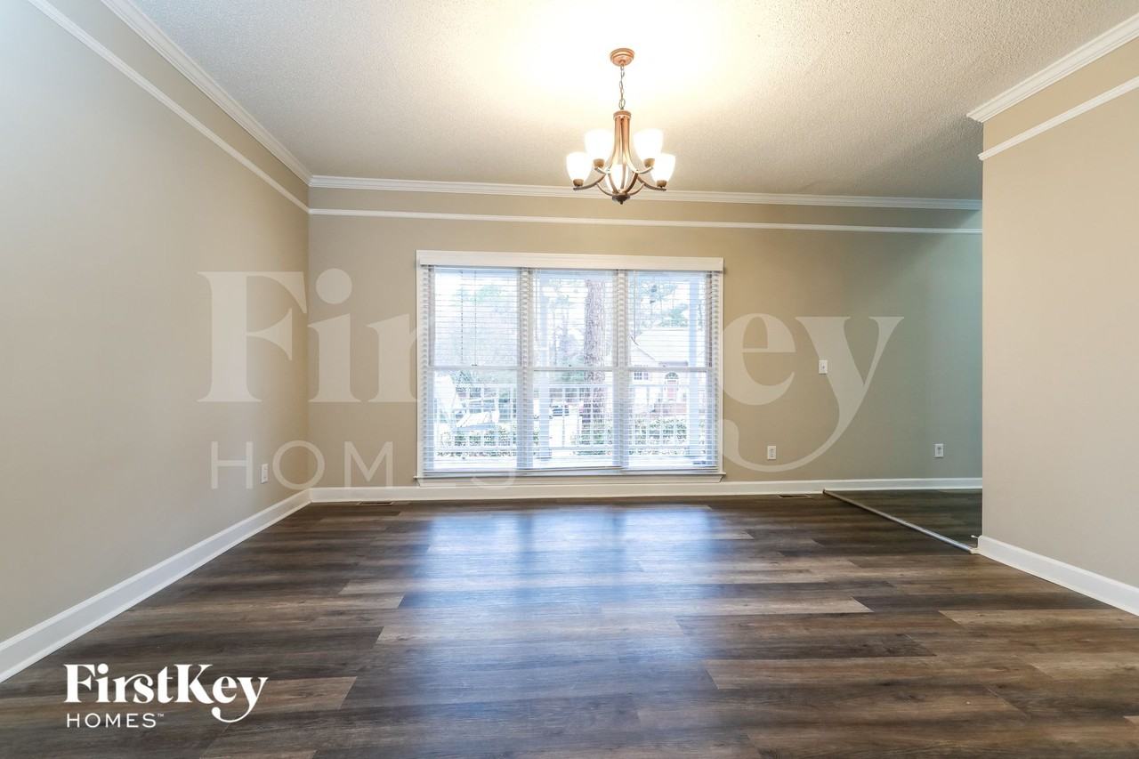 1210 Summit Point Ln - Photo 4 of 15