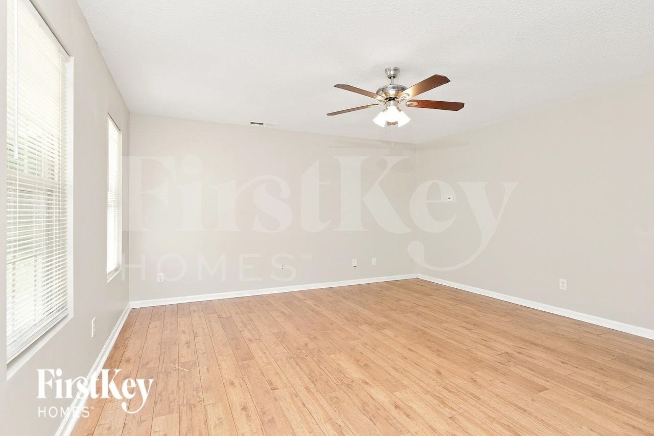 3125 Glen Laurel Ln - Photo 5 of 19