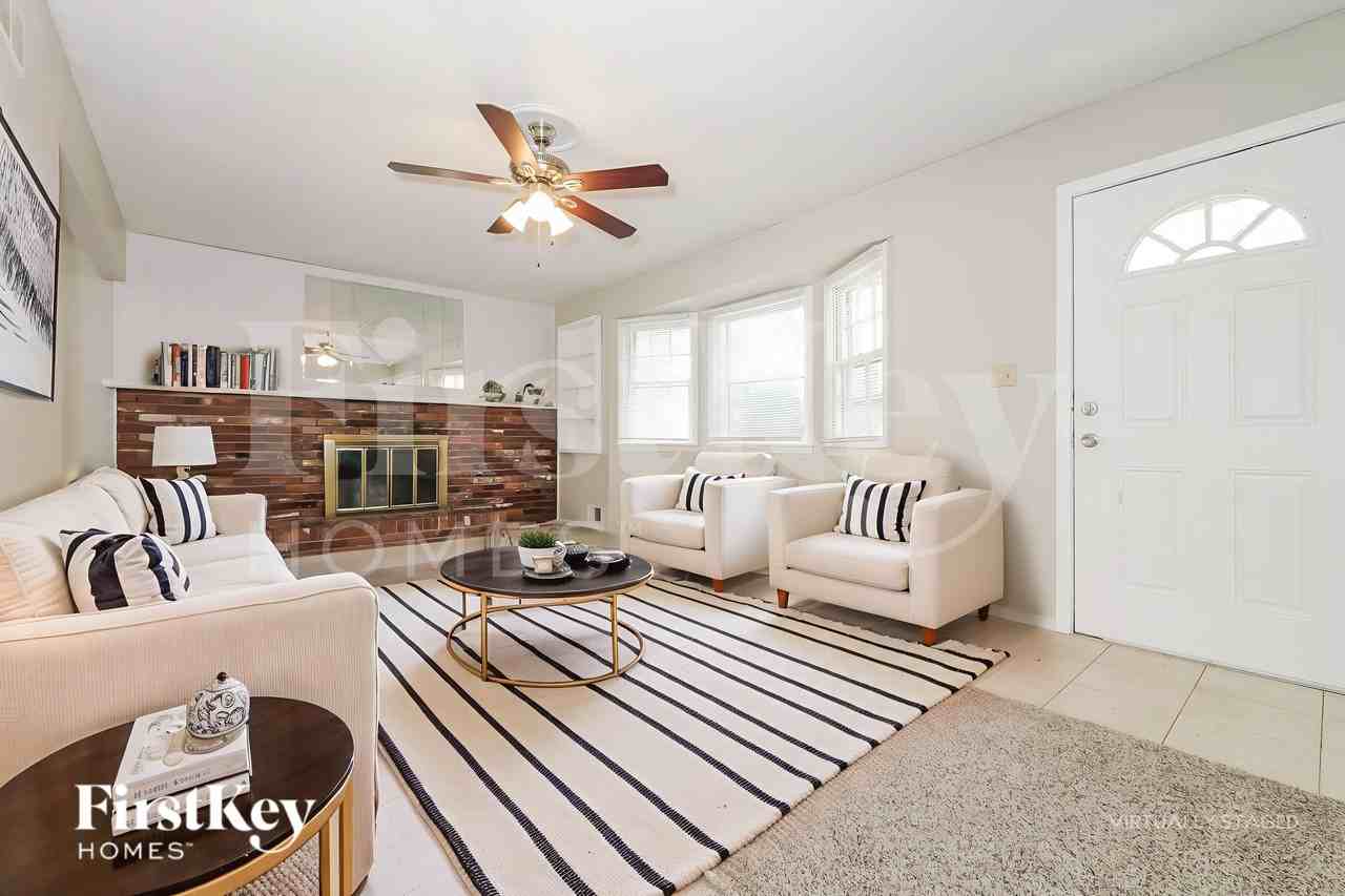 8101 Willow Way - Photo 3 of 19