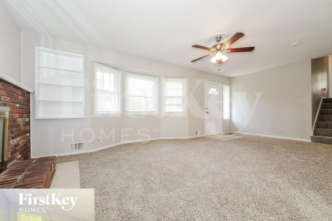 8101 Willow Way - Photo 4 of 19
