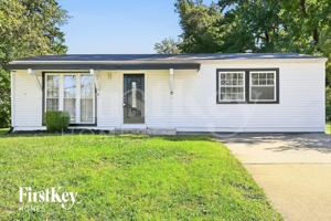featured image of 8 Deerpath Dr