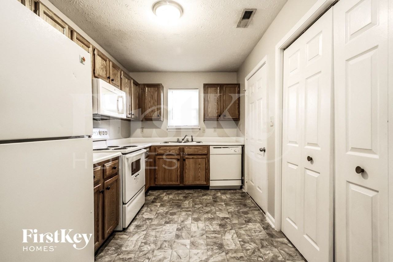 5036 Seerley Creek Rd - Photo 4 of 15