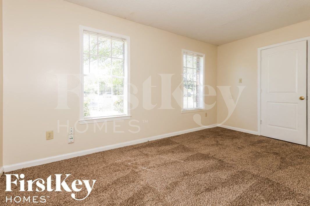 4028 Spring Hollow Dr - Photo 2 of 15