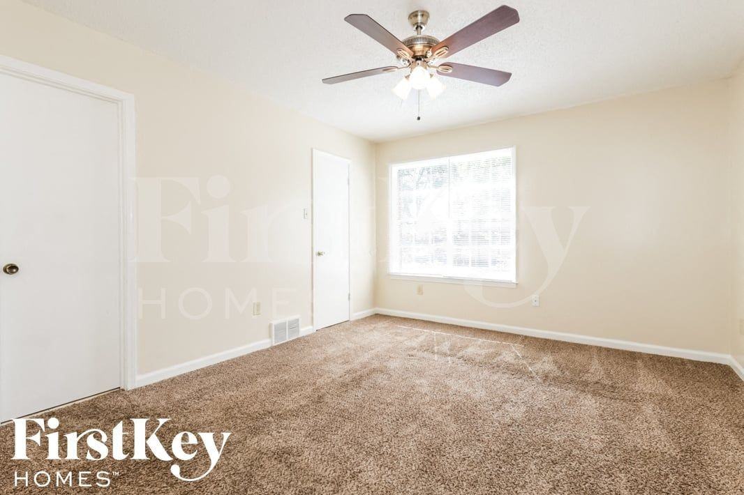 4028 Spring Hollow Dr - Photo 7 of 15
