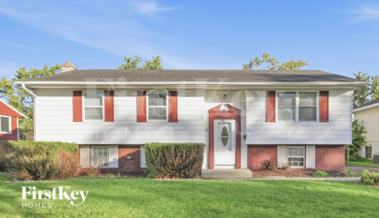 313 E Center St