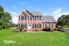 300 Riverwood Dr - Photo 1 of 1