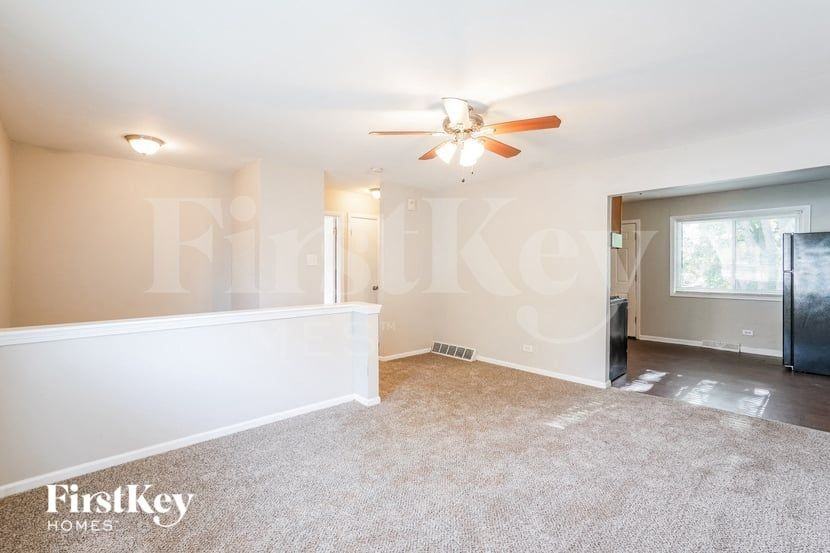 16403 Marshfield Ave - Photo 6 of 15