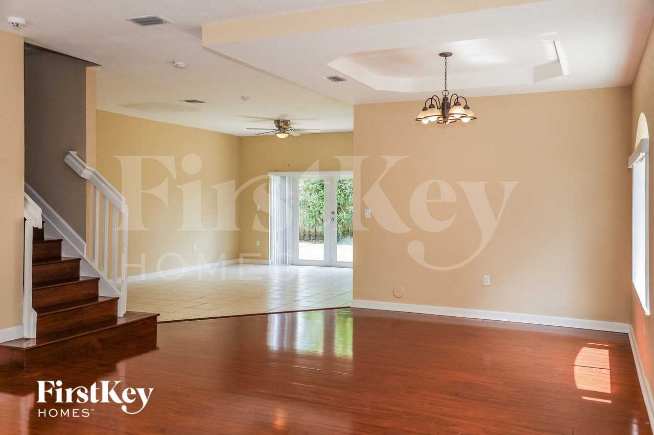 15748 Swstreet - Photo 5 of 15