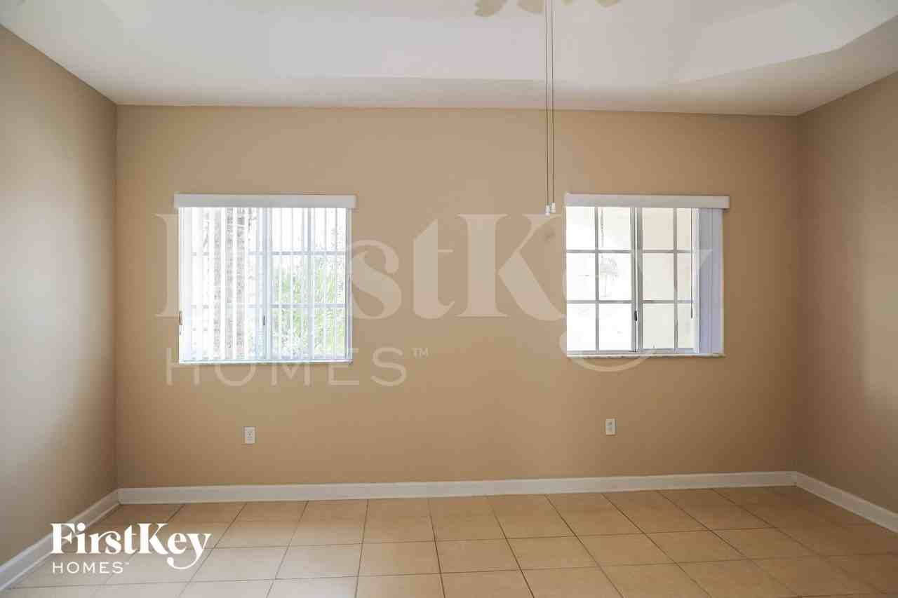 15748 Swstreet - Photo 7 of 15