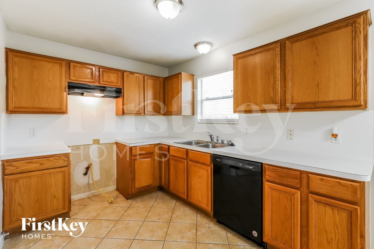 15311 Ruppstock Dr - Photo 5 of 16