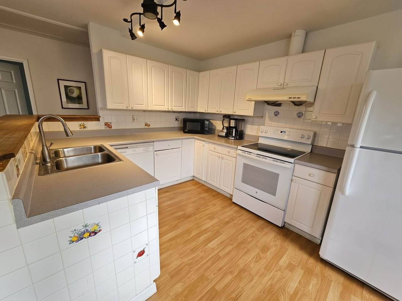 1115 Sw 106th St - Photo 2 of 26