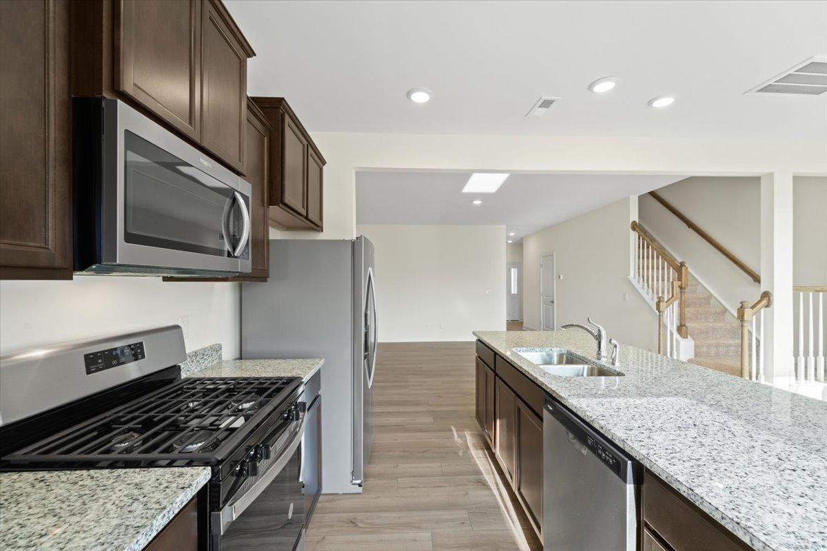 31 Kingham Ln - Photo 2 of 19