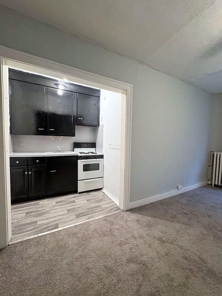 700 Spencer St - Photo 3 of 8