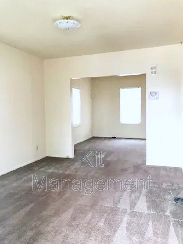 842 Toronto Ave - Photo 2 of 11