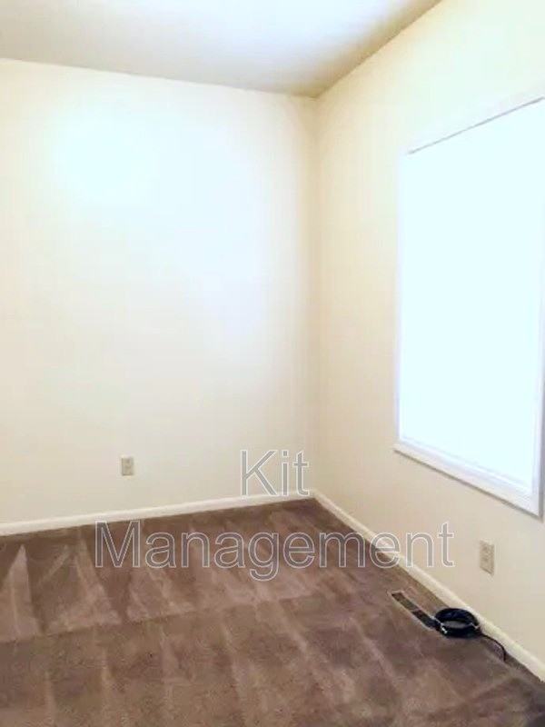 842 Toronto Ave - Photo 4 of 11