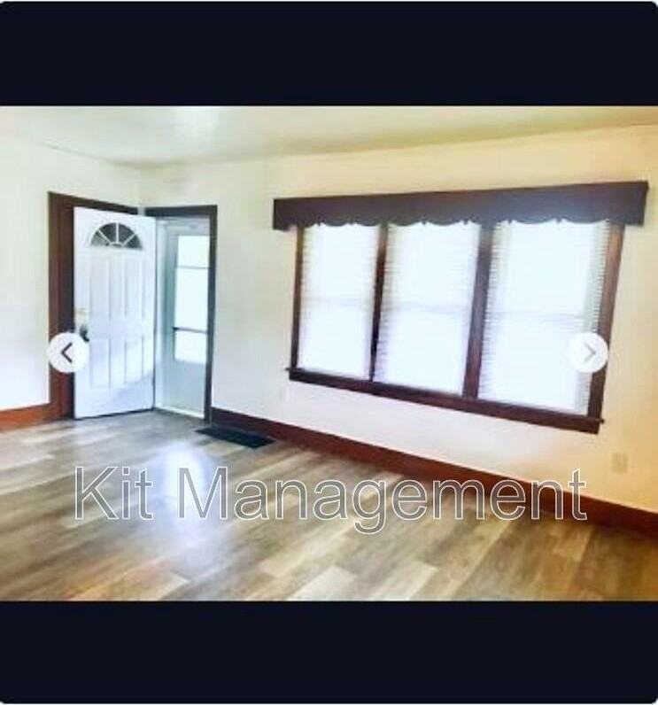 1032 Atlantic Ave - Photo 5 of 7