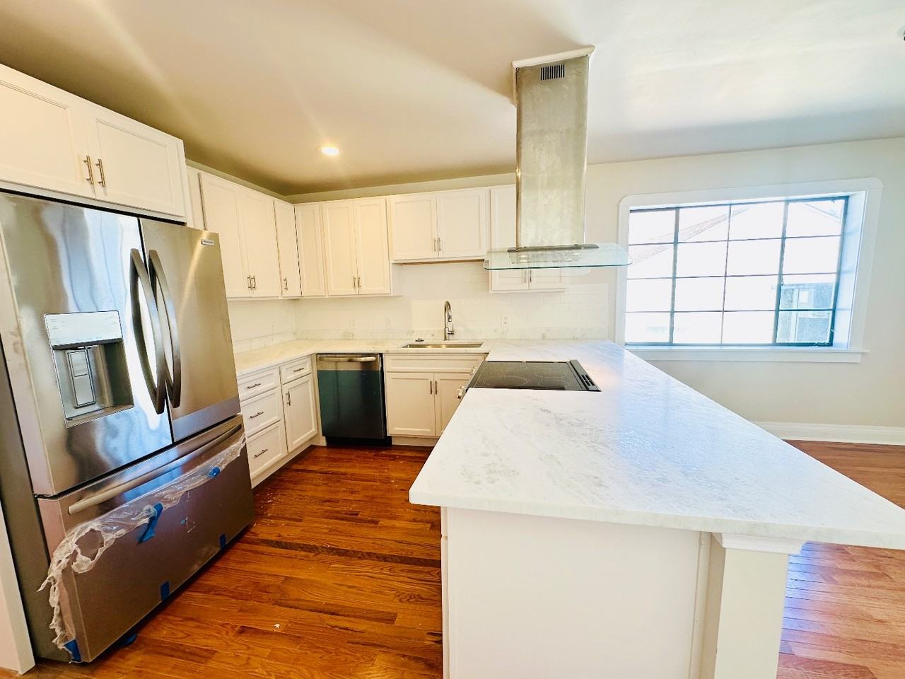 914 N Broad St - Photo 2 of 19