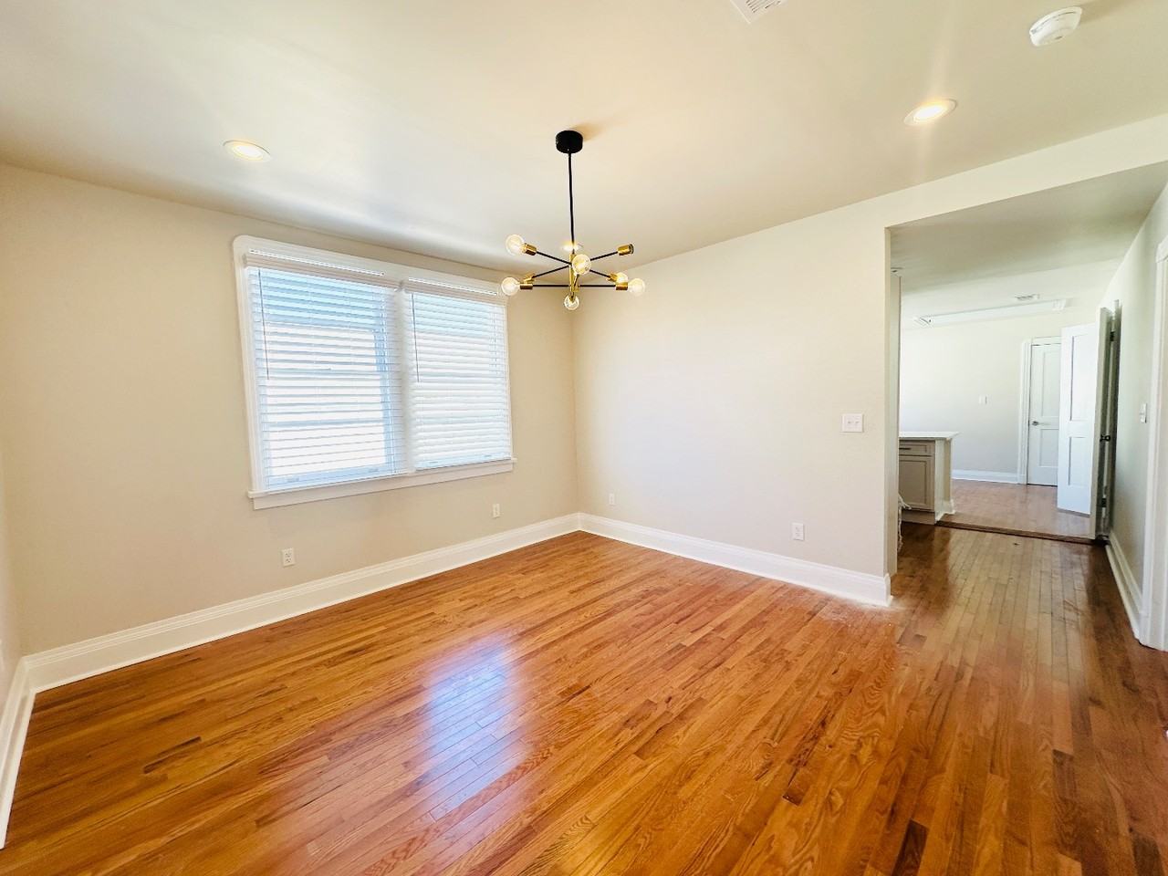 914 N Broad St - Photo 7 of 19