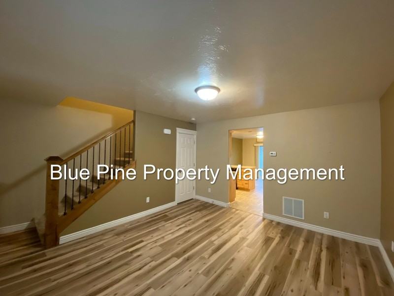 153 Robison Dr - Photo 2 of 15