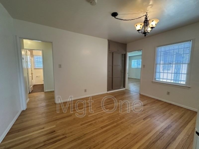 4406 Kansas Ave - Photo 4 of 21