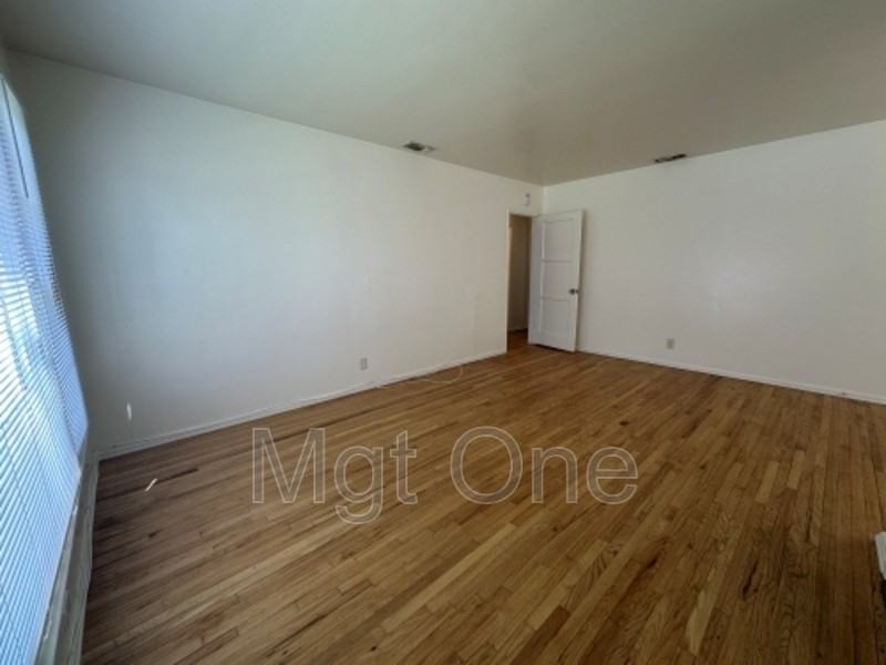 4406 Kansas Ave - Photo 6 of 21