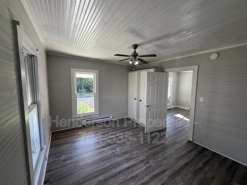 231 N Oakland Ave - Photo 3 of 14