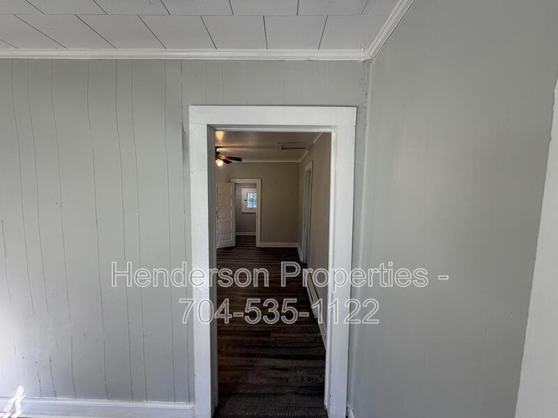 231 N Oakland Ave - Photo 4 of 14